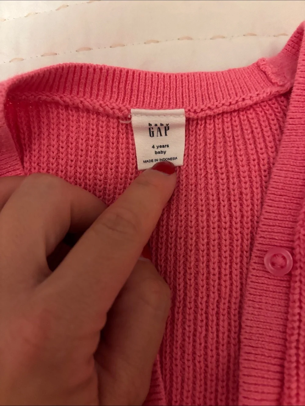 GAP vibrant pink